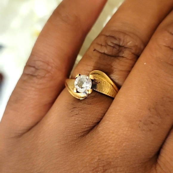 Dimond Ring - Picture 3 of 4